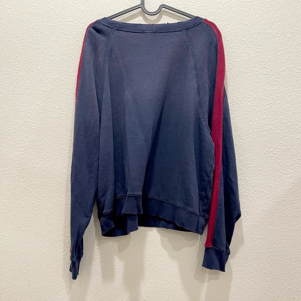 Pre-loved! SPLENDID Navy with Red outlined Sleeves Swearshirt!
